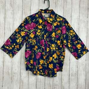 Blair Garden Floral Top Medium Bright Summer Short 3/4 Sleeve Button Up Shirt
